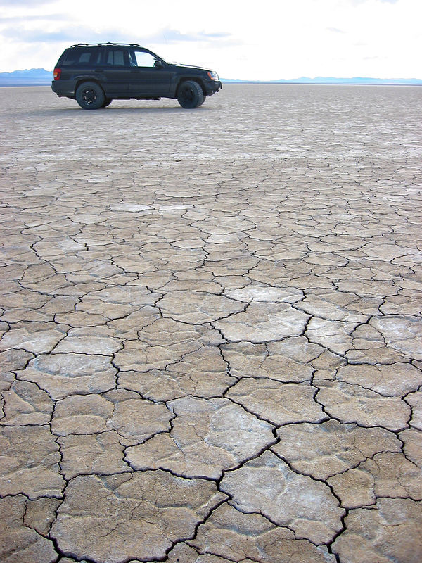 20021229-0000-P0D9O--Exploring--1045--Granite-Springs-Valley--Bluewing-Flat-Playa--Jeep.jpg