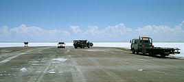 Bonneville Speedway - end of pavement and tow truck (7/15 11:58 AM)