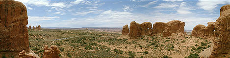 panoramic view from near Double Arch and Windows (7/23 12:06 PM)
