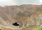 Bisbee - enormous open pit copper mine (8/08 2:44 PM)