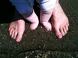 Lake Washington - Feet in Water (Photo by Laura) Lake Washington - Feet in Water (Photo by Laura)