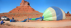 Valley of the Gods - Hot Air Balloon (9:53 AM Oct 11, 2005)