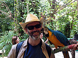 Puerto Morelos - Crococun Zoo - Parrot Kiss (Photo by Laura)